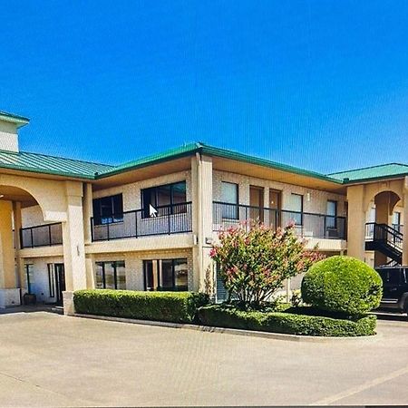 Quality Inn & Suites Abilene Exterior photo