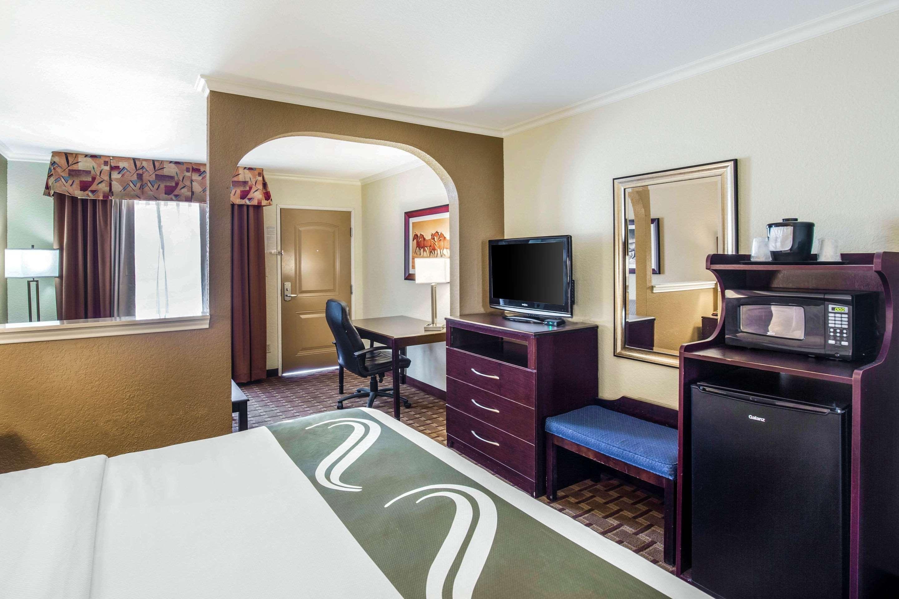 Quality Inn & Suites Abilene Exterior photo