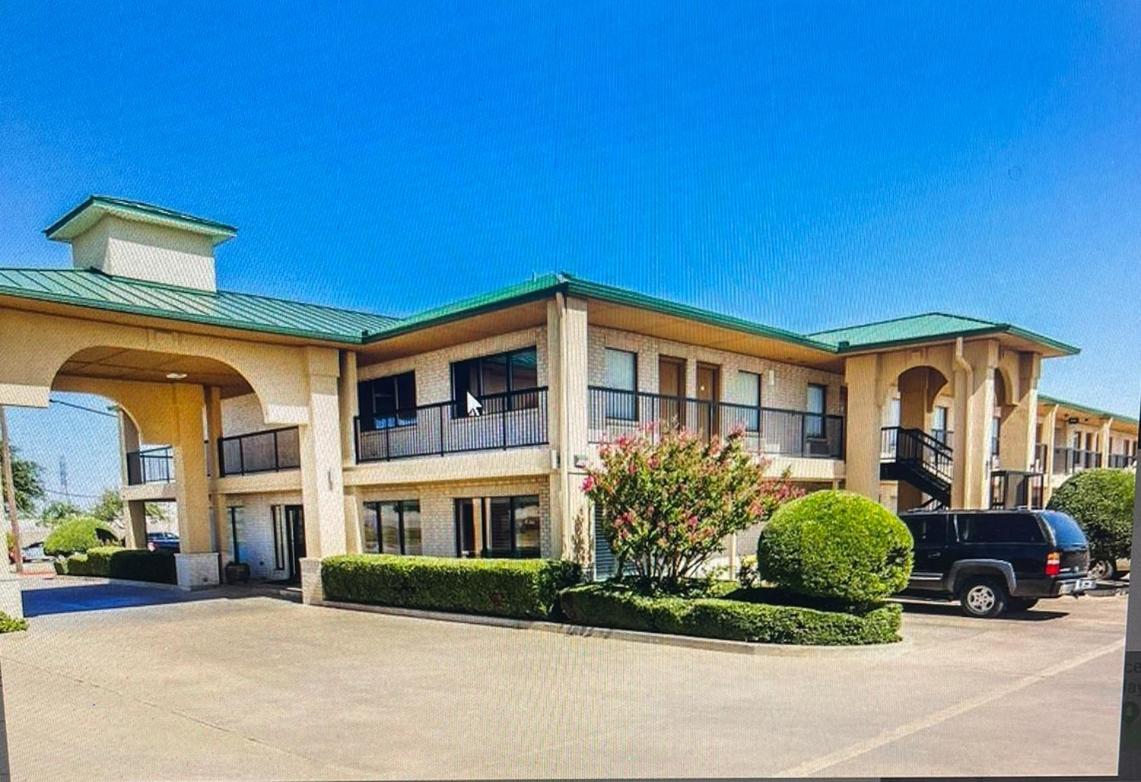 Quality Inn & Suites Abilene Exterior photo