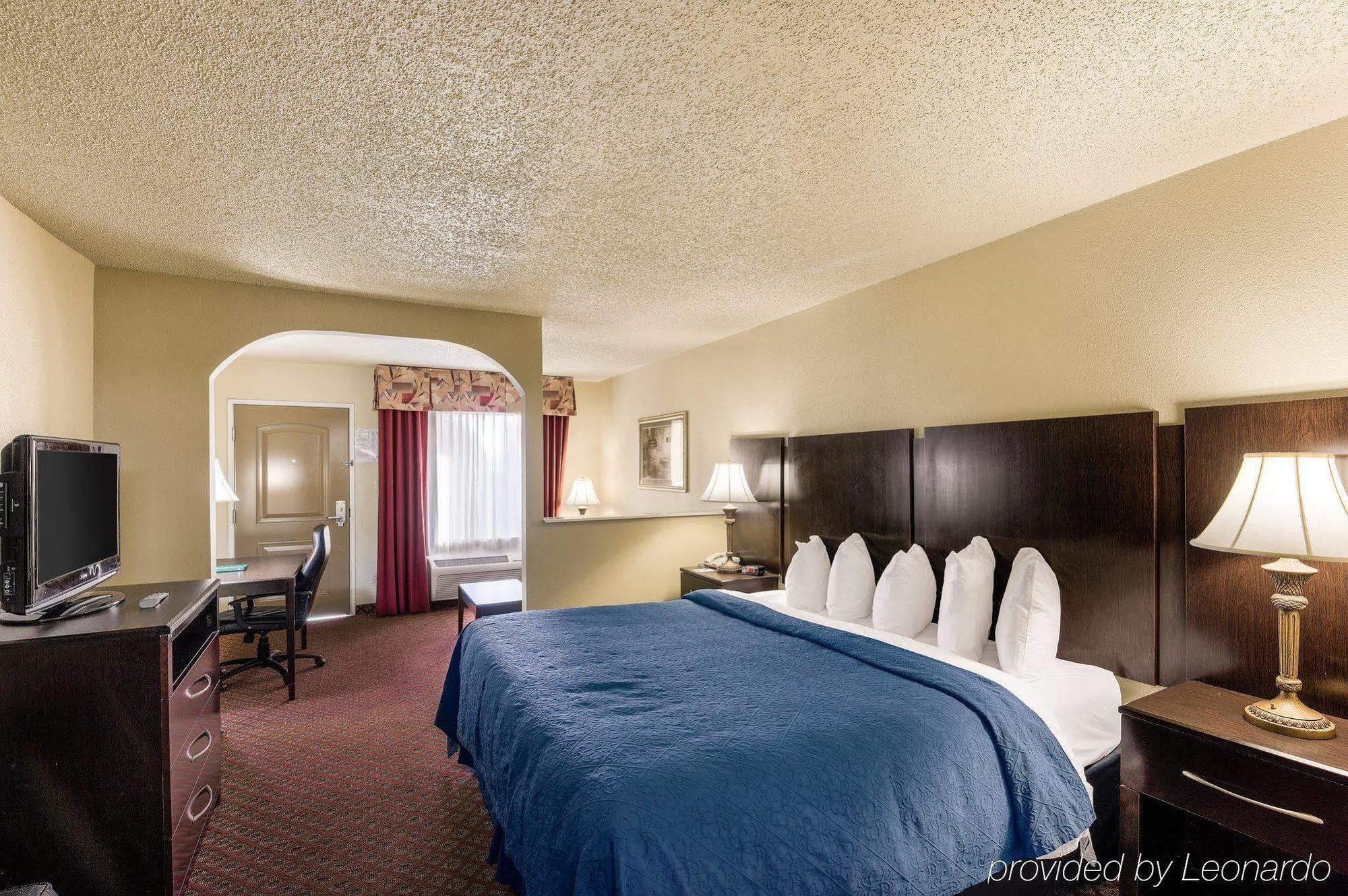 Quality Inn & Suites Abilene Exterior photo