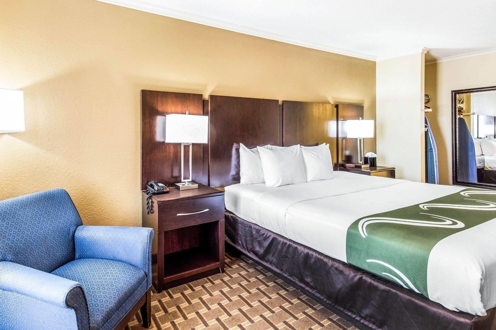 Quality Inn & Suites Abilene Exterior photo