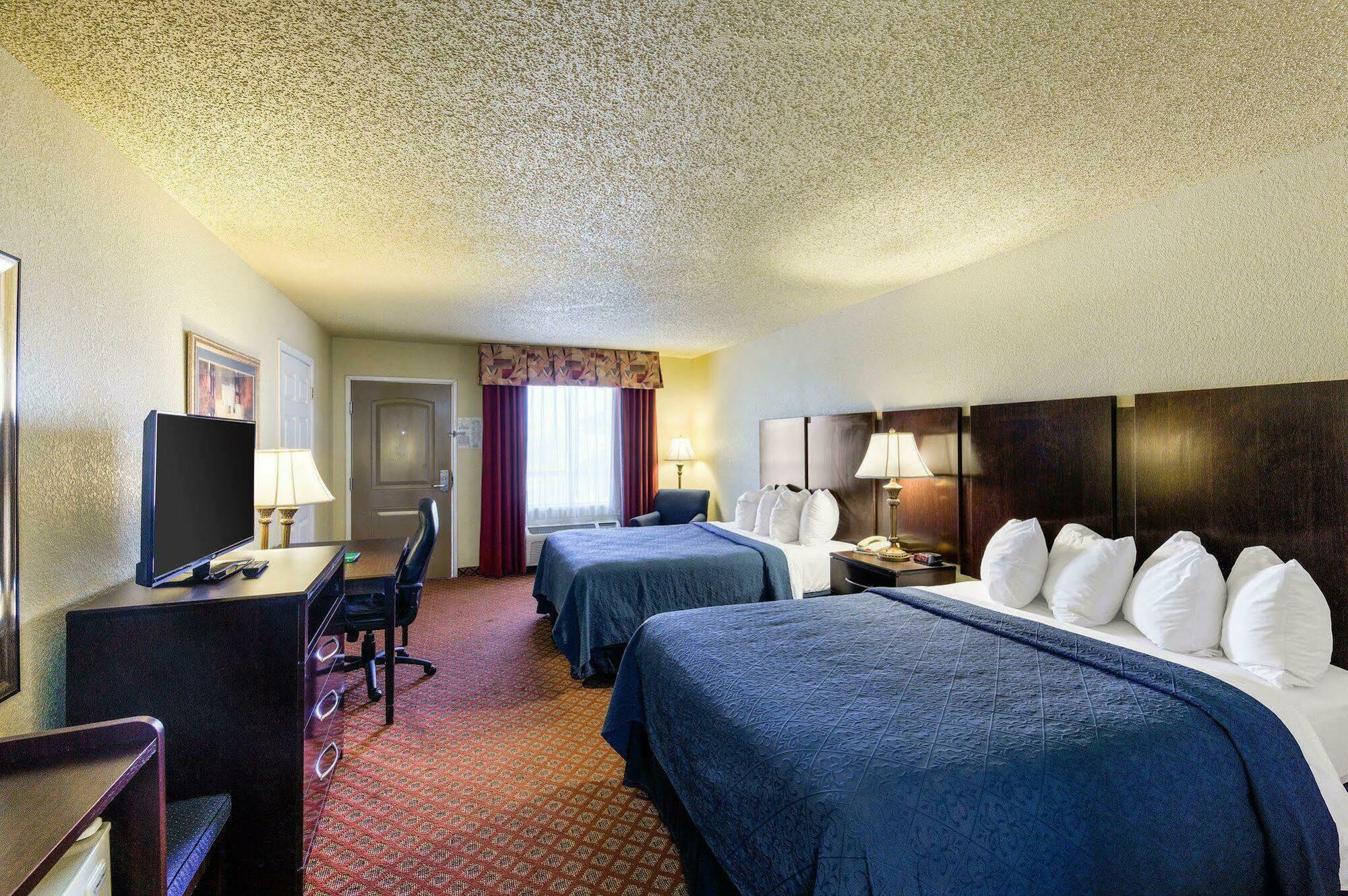 Quality Inn & Suites Abilene Exterior photo